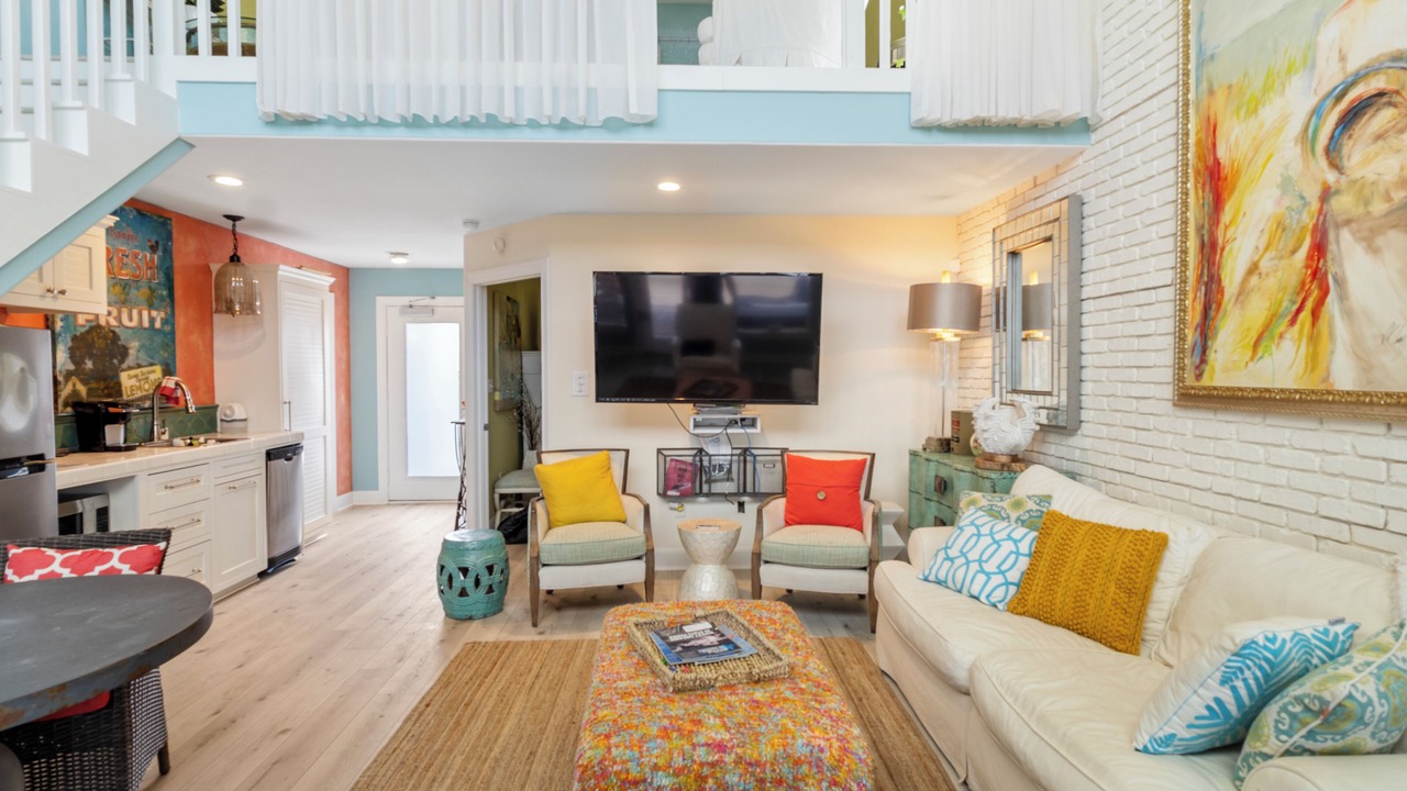 Photo of Livingroom in Sands Of Kahala Beach