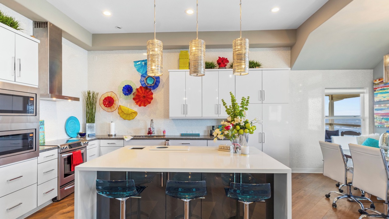 Photo of Kitchen in Sands Of Kahala Beach