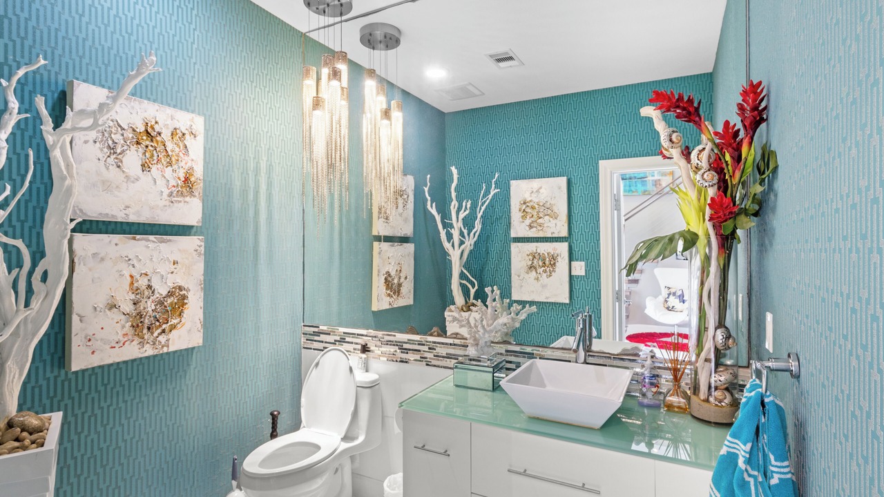 Photo of Bathroom in Sands Of Kahala Beach