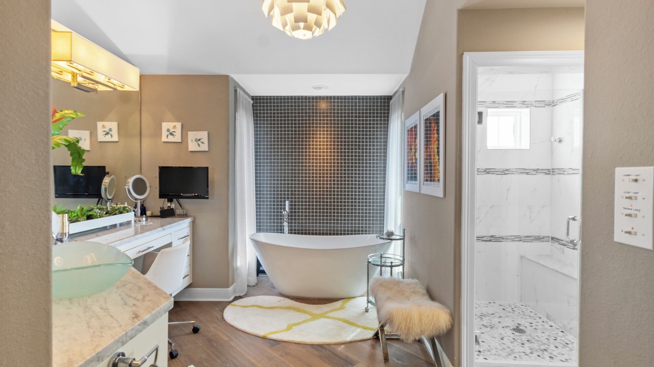Photo of Bathroom in Sands Of Kahala Beach