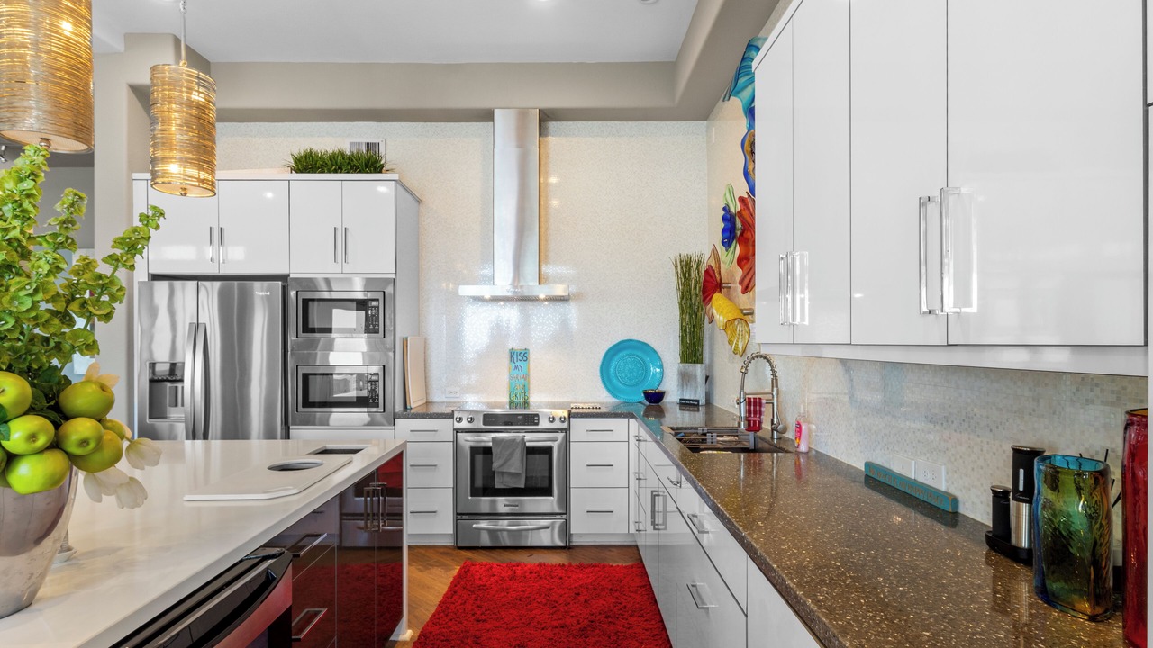 Photo of Kitchen in Sands Of Kahala Beach