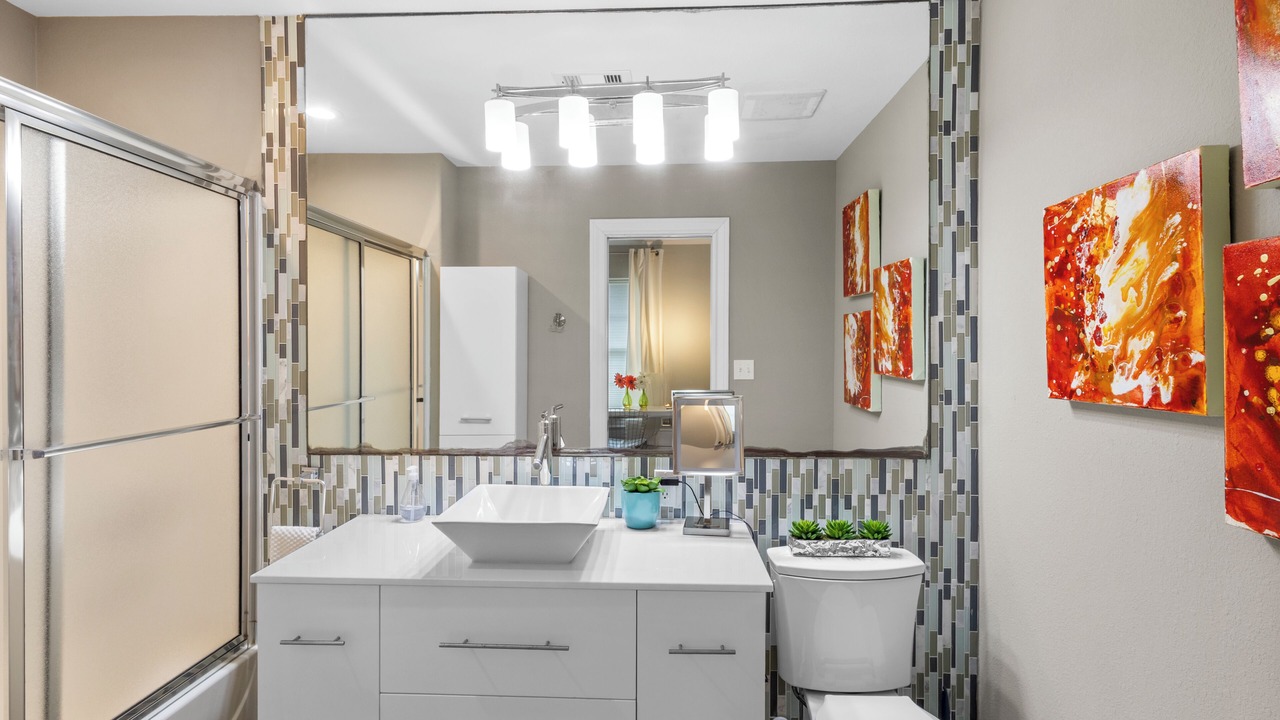 Photo of Bathroom in Sands Of Kahala Beach