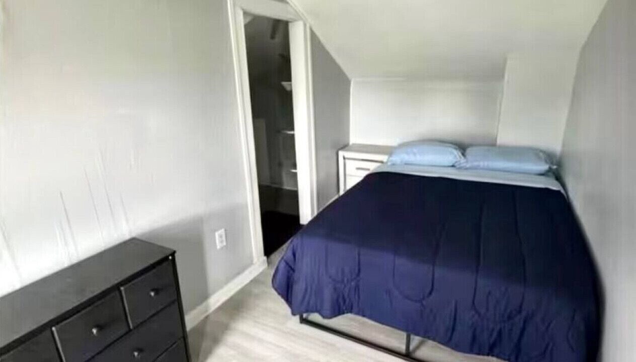 Photo of Bedroom in Lakefront