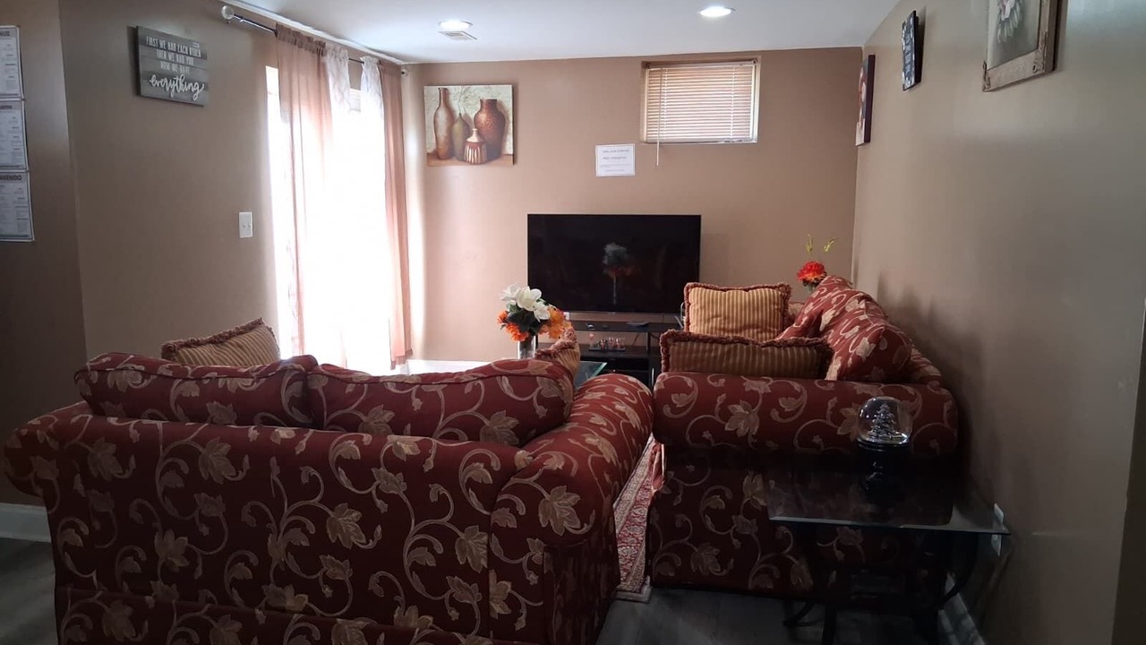 Photo of Livingroom in West Fairfax