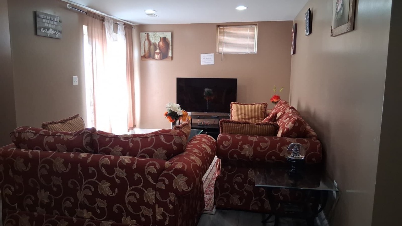 Photo of Livingroom in West Fairfax