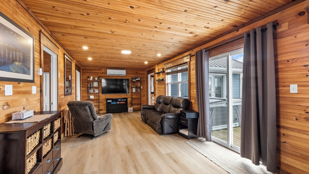 Photo of Livingroom in Clinton