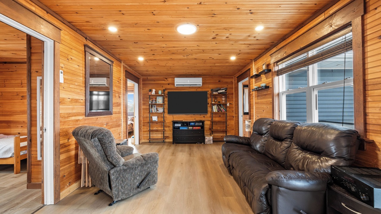 Photo of Livingroom in Clinton
