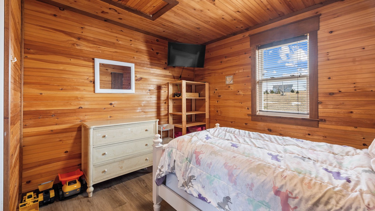 Photo of Bedroom in Clinton