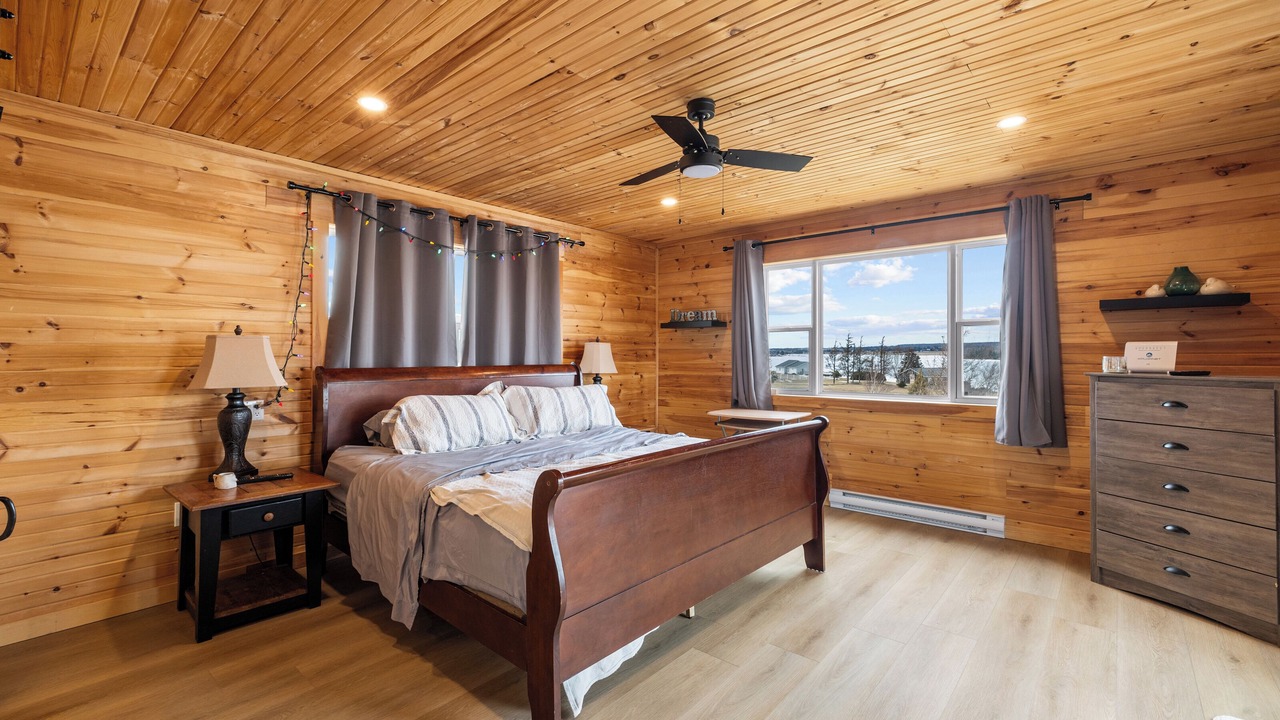 Photo of Bedroom in Clinton