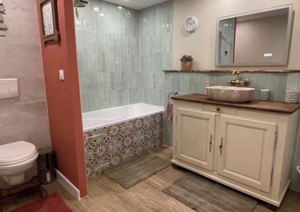 Photo of Bathroom in Illy
