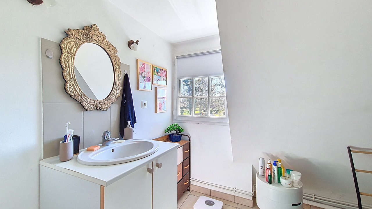 Photo of Bathroom in Triqueville