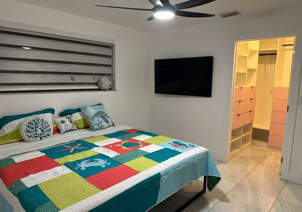Photo of Bedroom in Ludlam