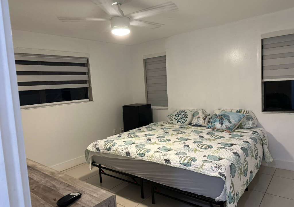 Photo of Bedroom in Ludlam
