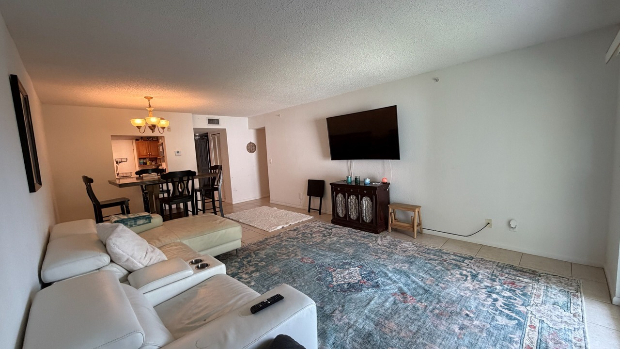 Photo of Livingroom in Central Corals