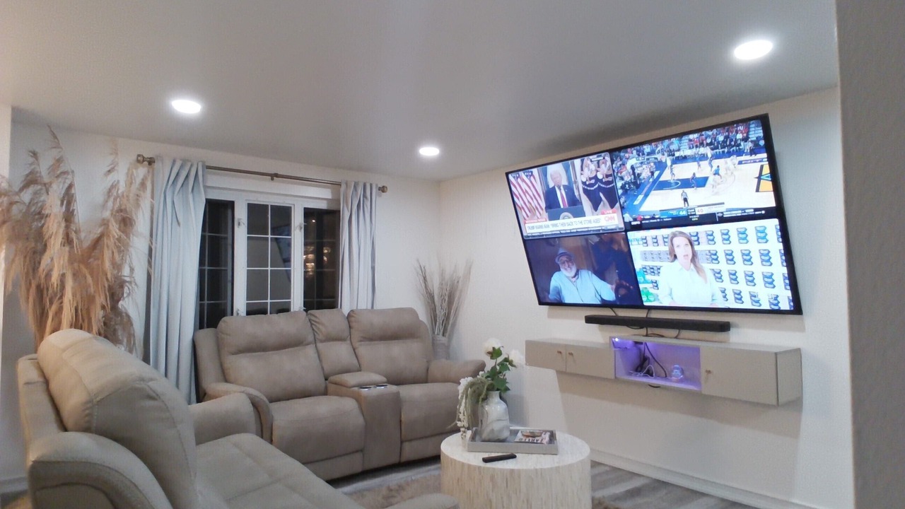 Photo of Livingroom in Ross Township