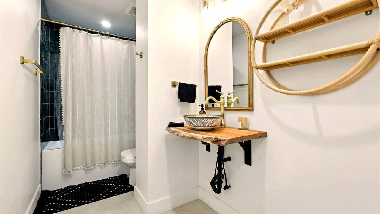Photo of Bathroom in Cedar Hill
