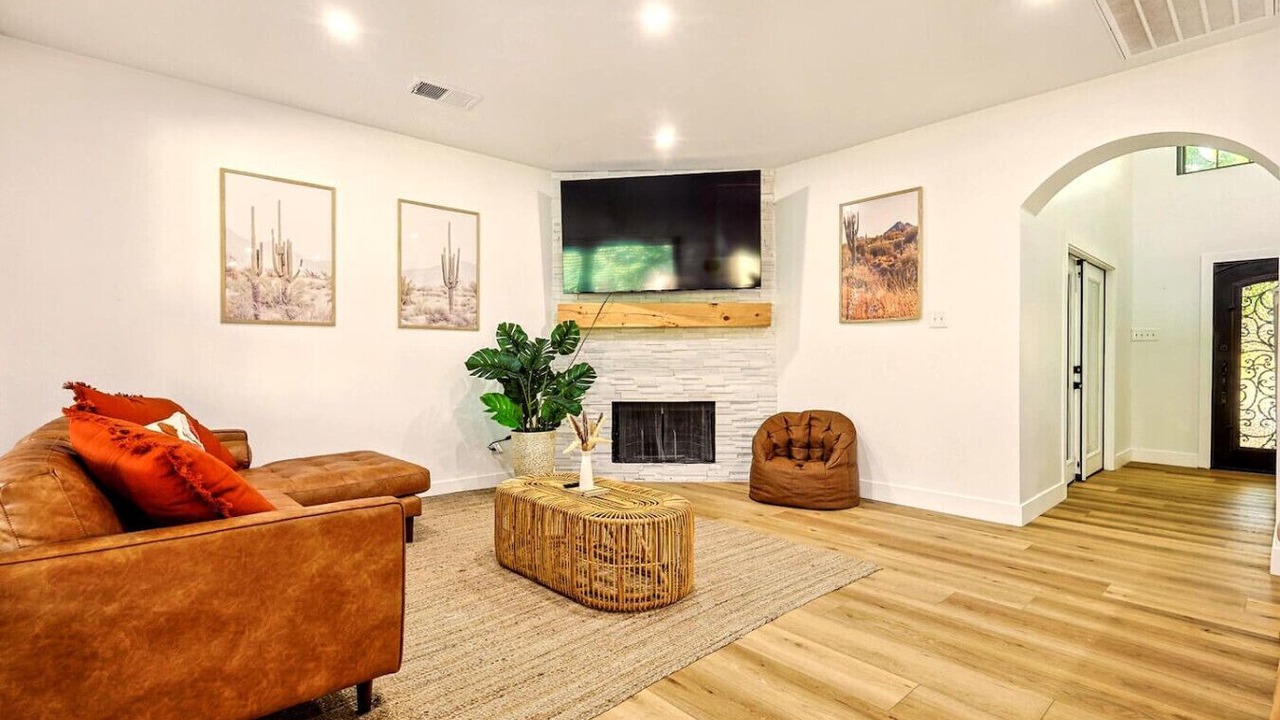Photo of Livingroom in Cedar Hill