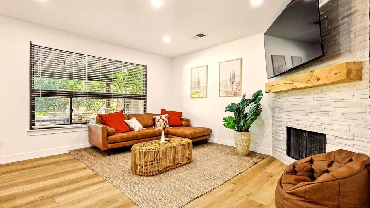 Photo of Livingroom in Cedar Hill