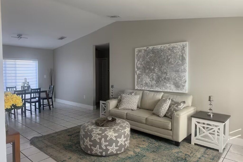 Photo of Livingroom in Richmond West
