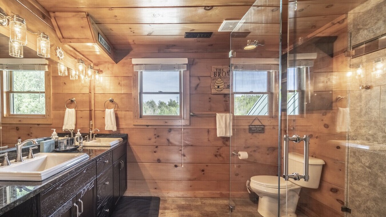 Photo of Bathroom in Tazewell