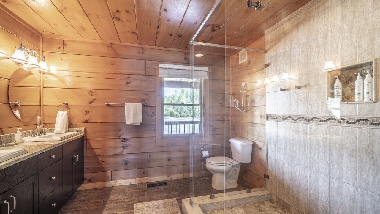 Photo of Bathroom in Tazewell