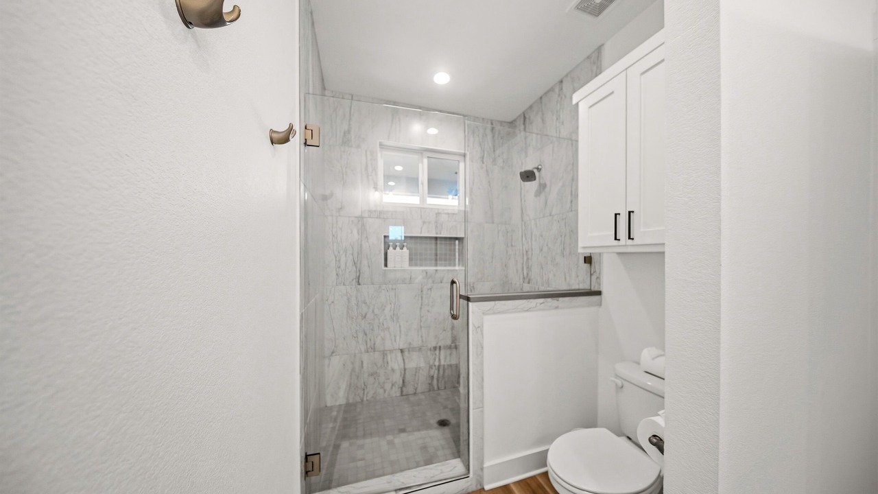 Photo of Bathroom in Point Venture