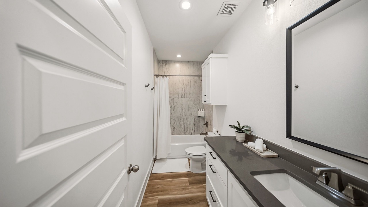 Photo of Bathroom in Point Venture