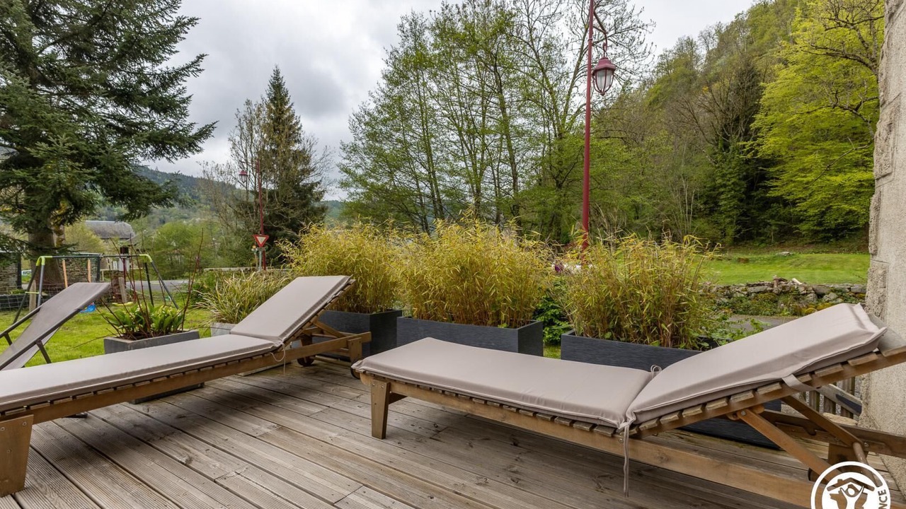 Photo of Patio Balcony in Chambon-sur-Lac