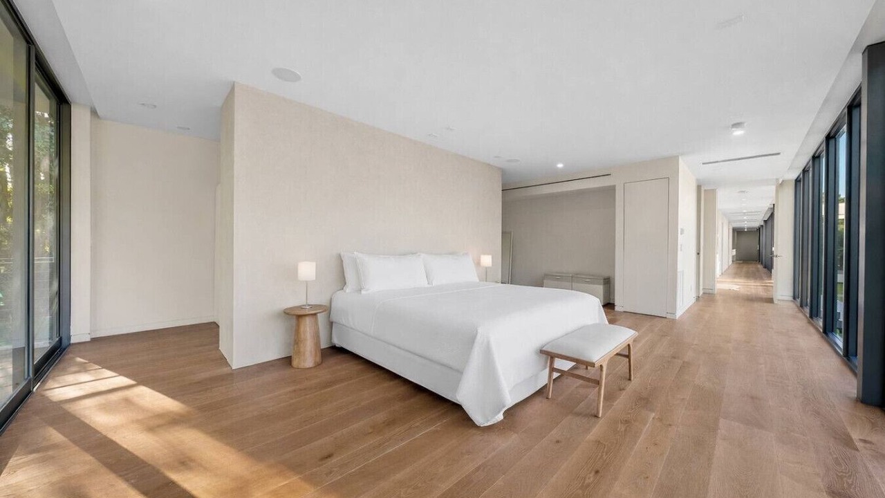 Photo of Bedroom in Pinecrest