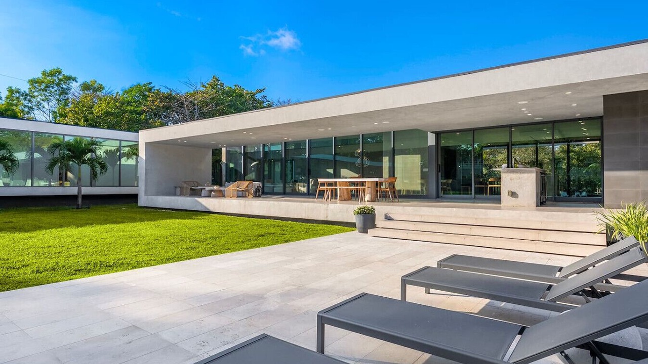 Photo of Outdoor in Pinecrest