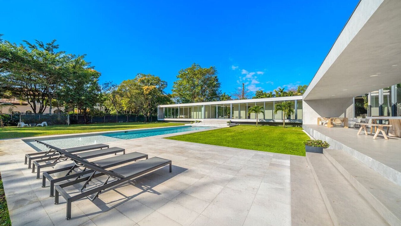 Photo of Outdoor in Pinecrest