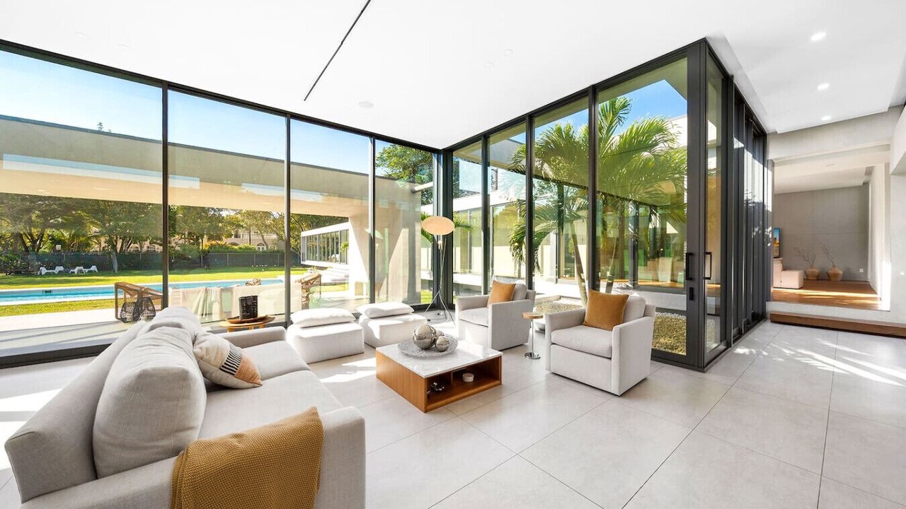 Photo of Livingroom in Pinecrest