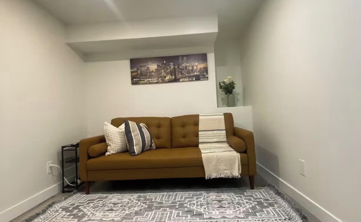 Photo of Livingroom in East Kildonan