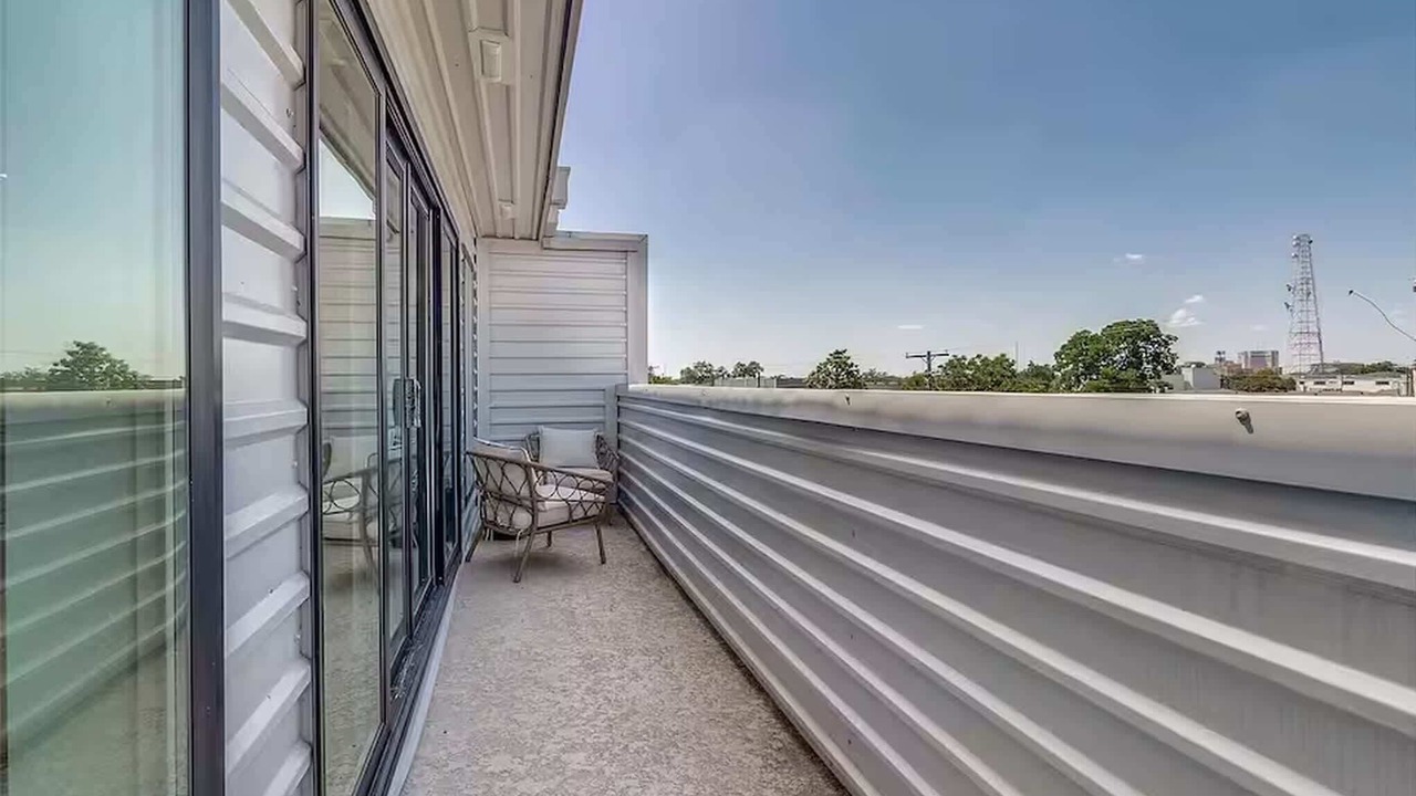 Photo of Patio Balcony in Old East Dallas