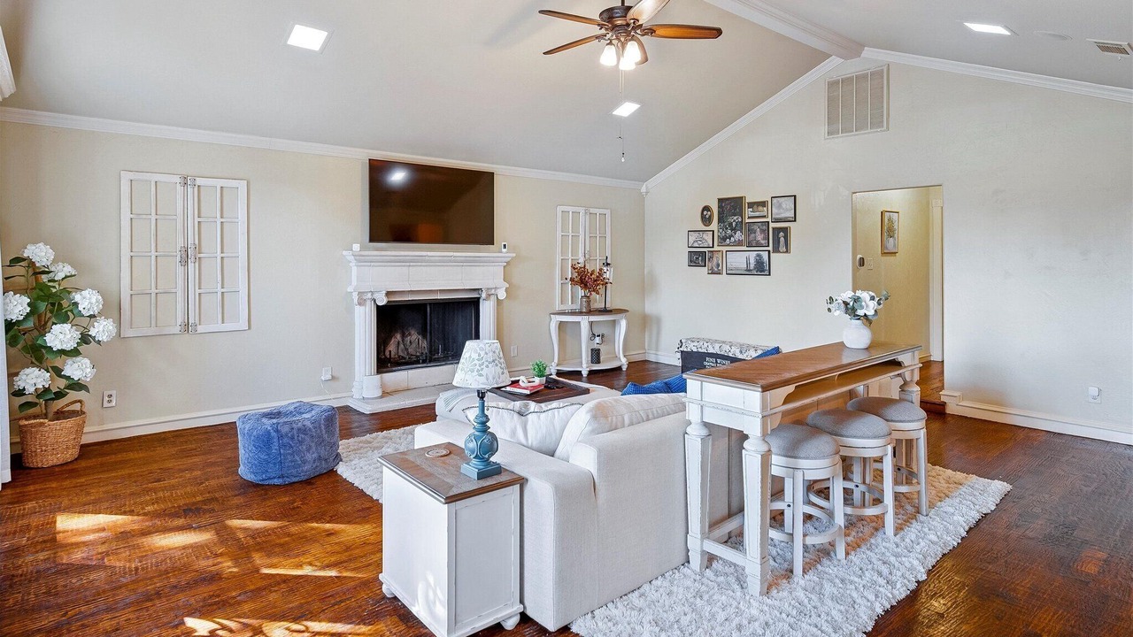Photo of Livingroom in Wylie