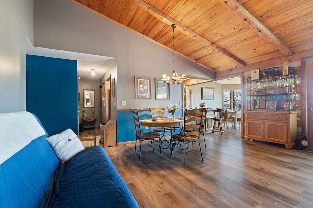 Photo of Livingroom in Jefferson City
