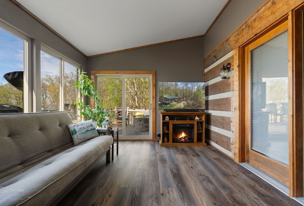 Photo of Livingroom in Jefferson City
