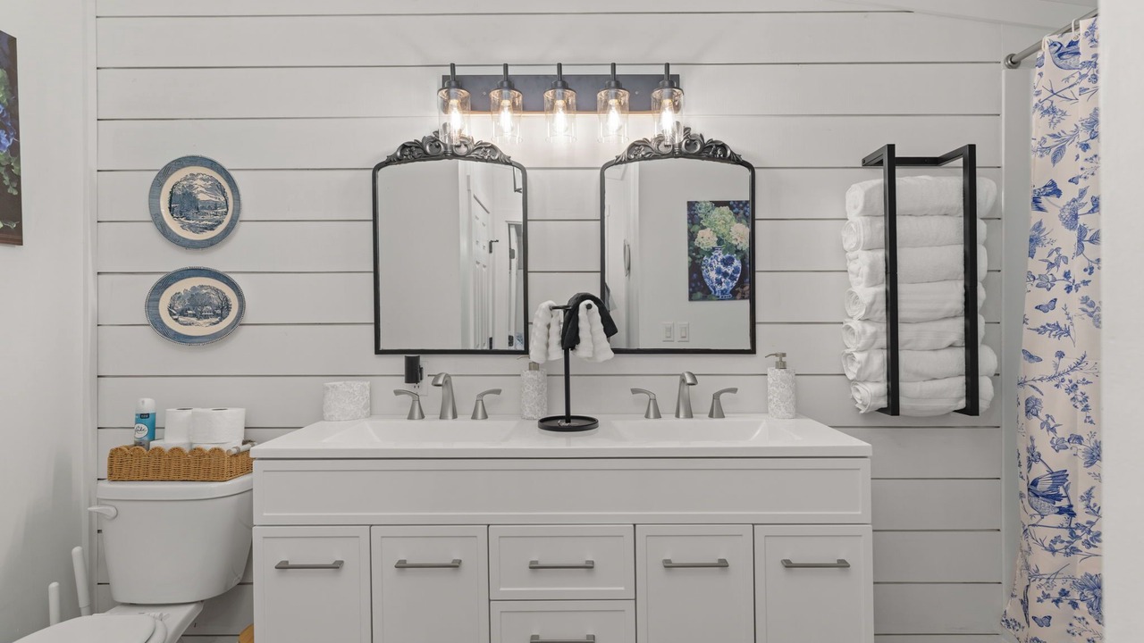 Photo of Bathroom in Lawrenceburg
