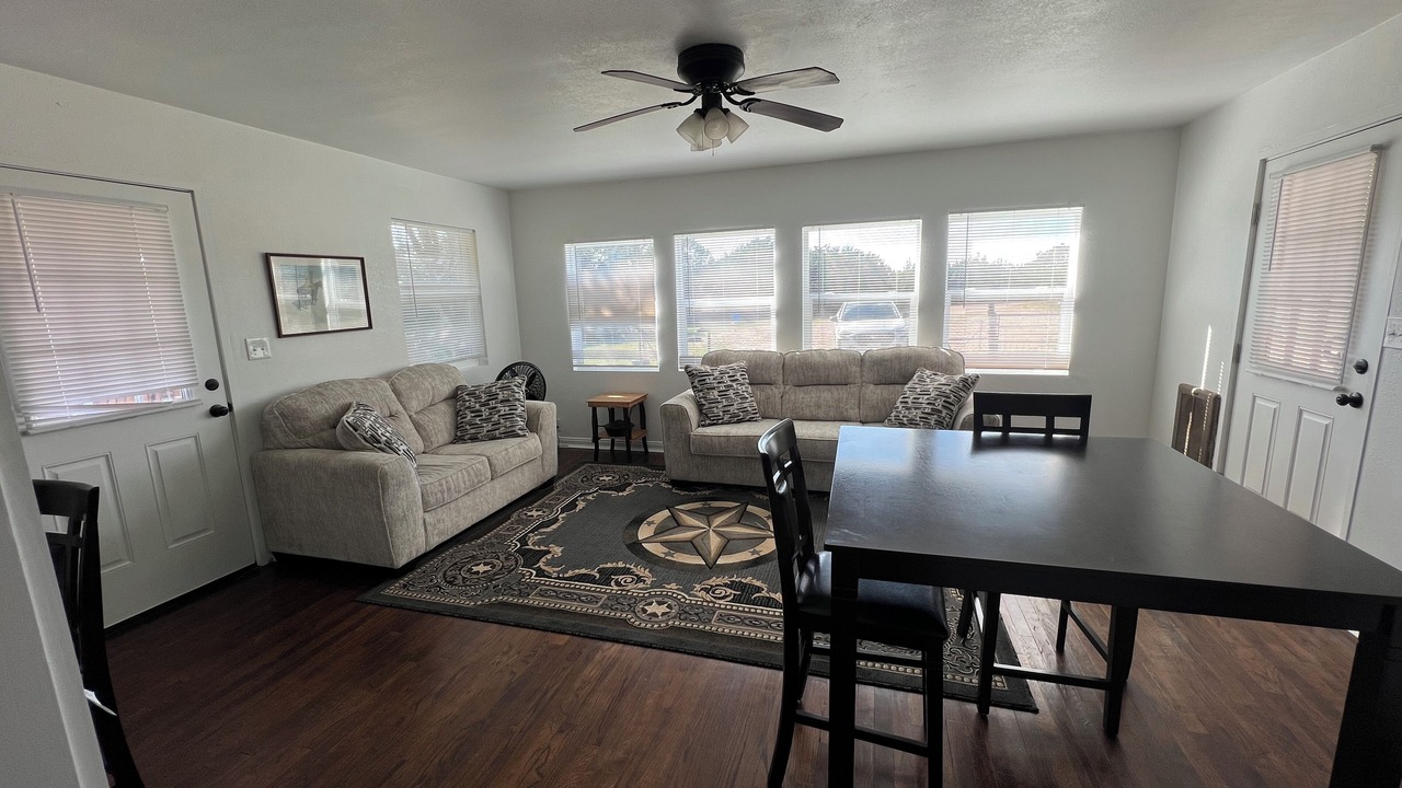 Photo of Livingroom in Burnet