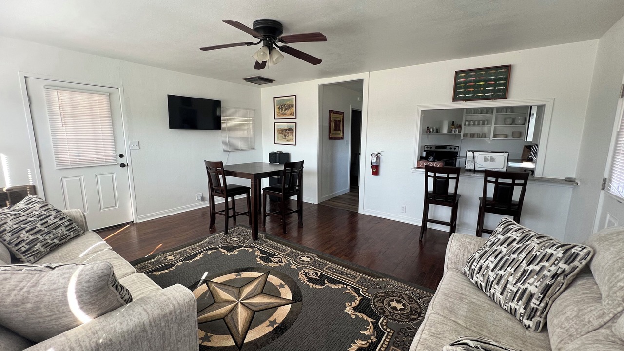 Photo of Livingroom in Burnet