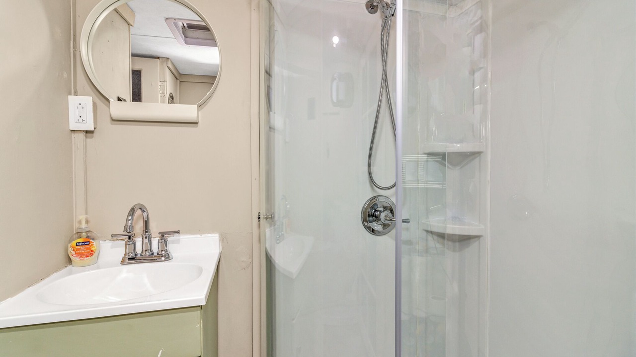 Photo of Bathroom in Old Fort