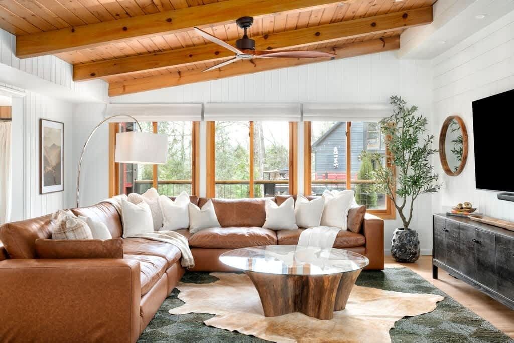Photo of Livingroom in Skyland