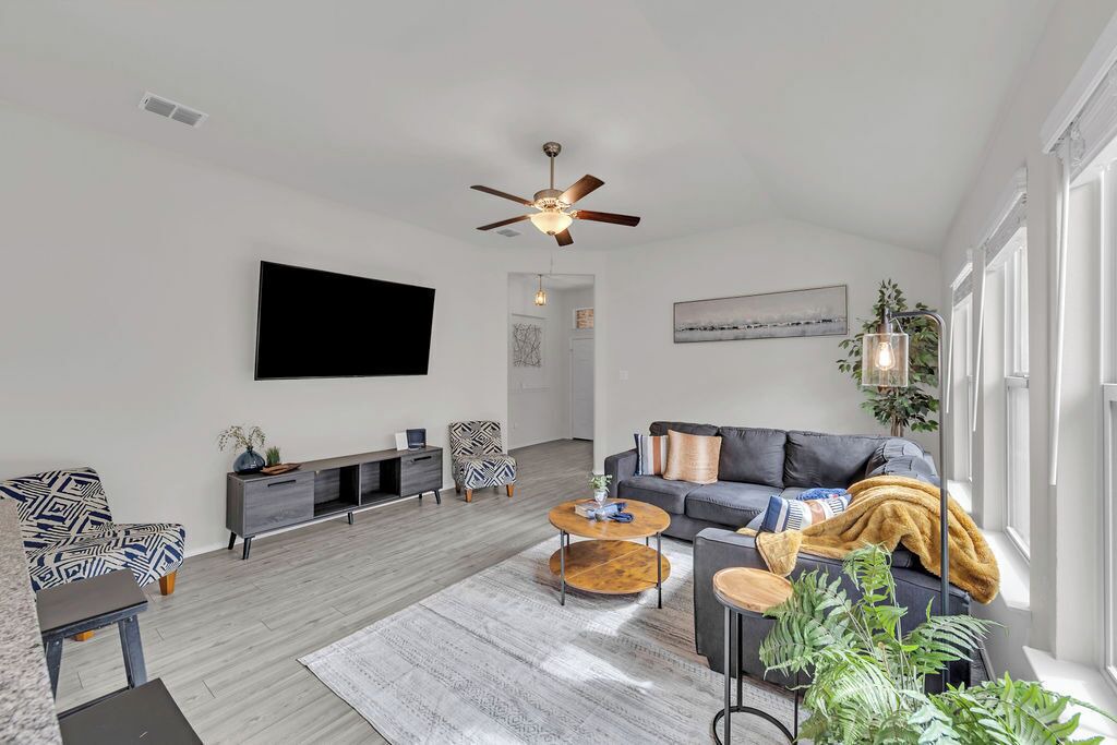 Photo of Livingroom in Lincoln Park