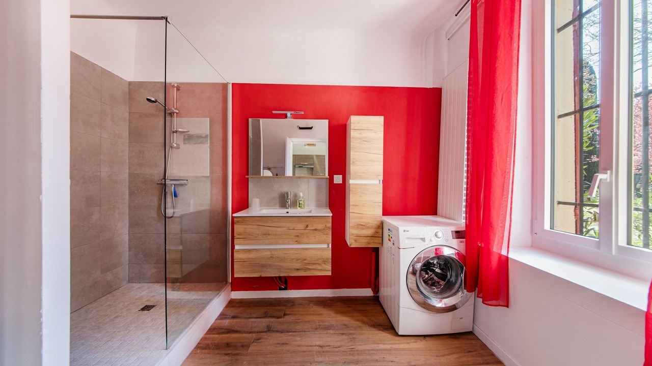 Photo of Bathroom in Le Puy-Sainte-Reparade