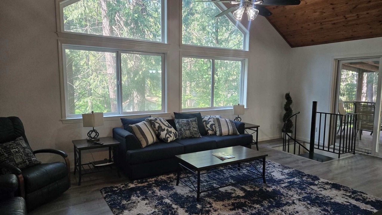 Photo of Livingroom in Nevada City