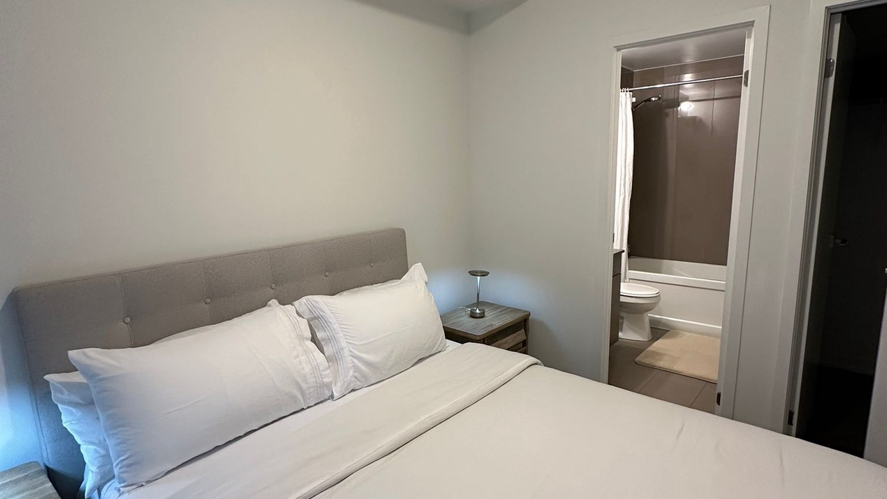 Photo of Bedroom in Yonge-Eglinton