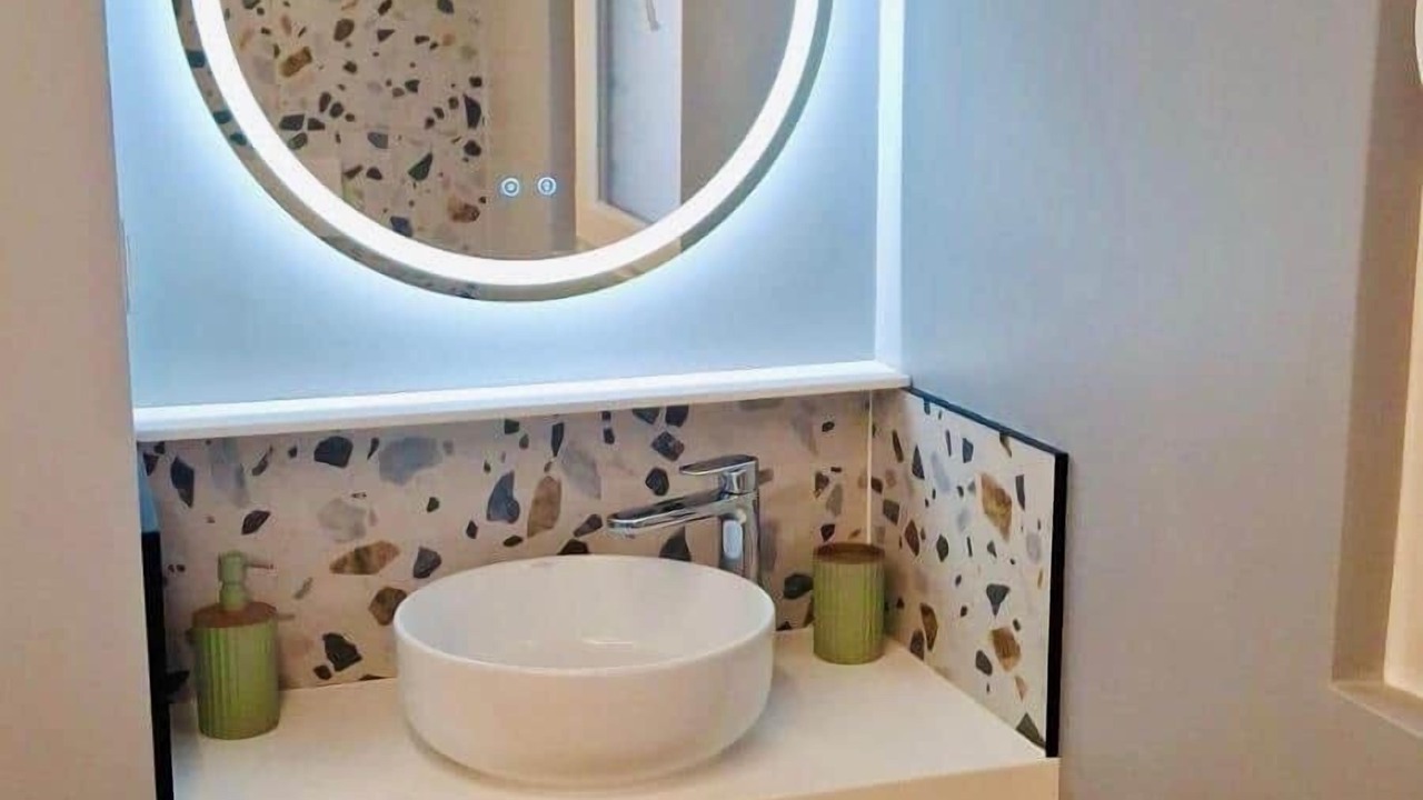 Photo of Bathroom in Neuf-Mesnil