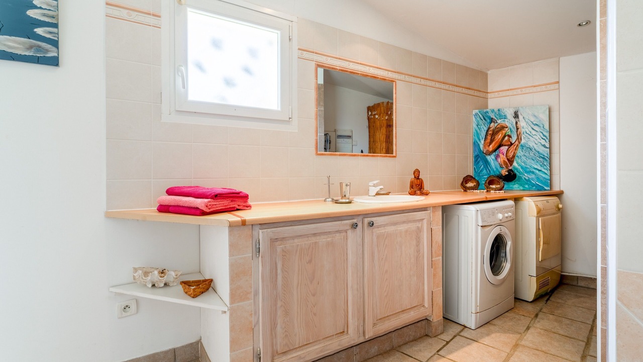 Photo of Bathroom in Comps