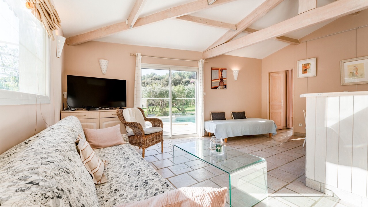 Photo of Bedroom in Comps