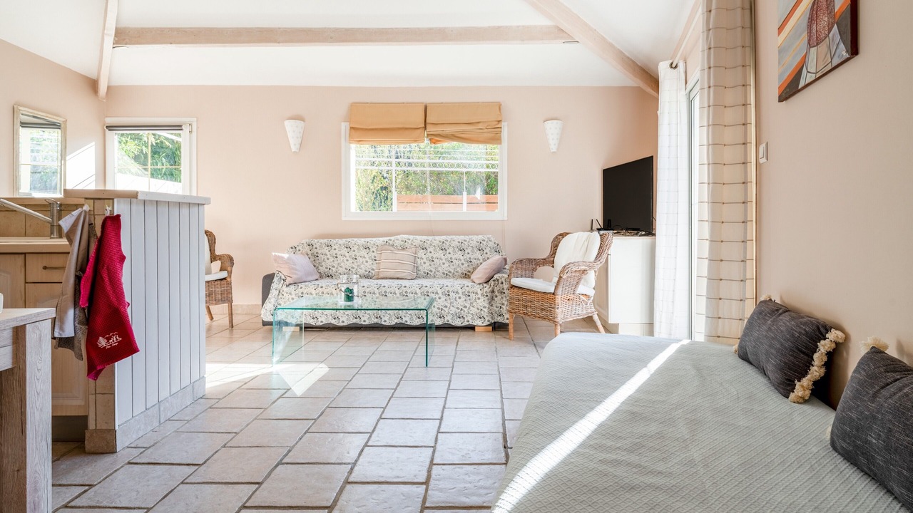 Photo of Bedroom in Comps